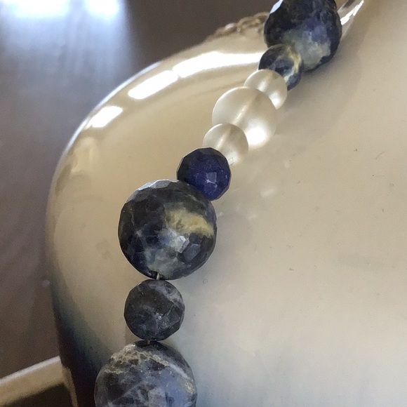 Lapis and crystal clear quartz necklace - Picture 5 of 8